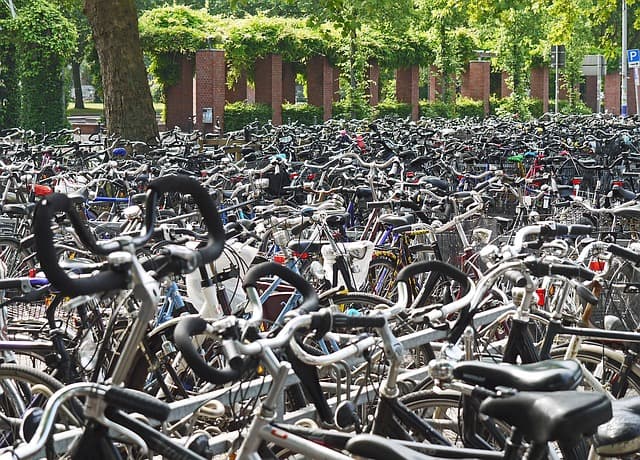 Fahrradparkplätze in der Stadt verbessern