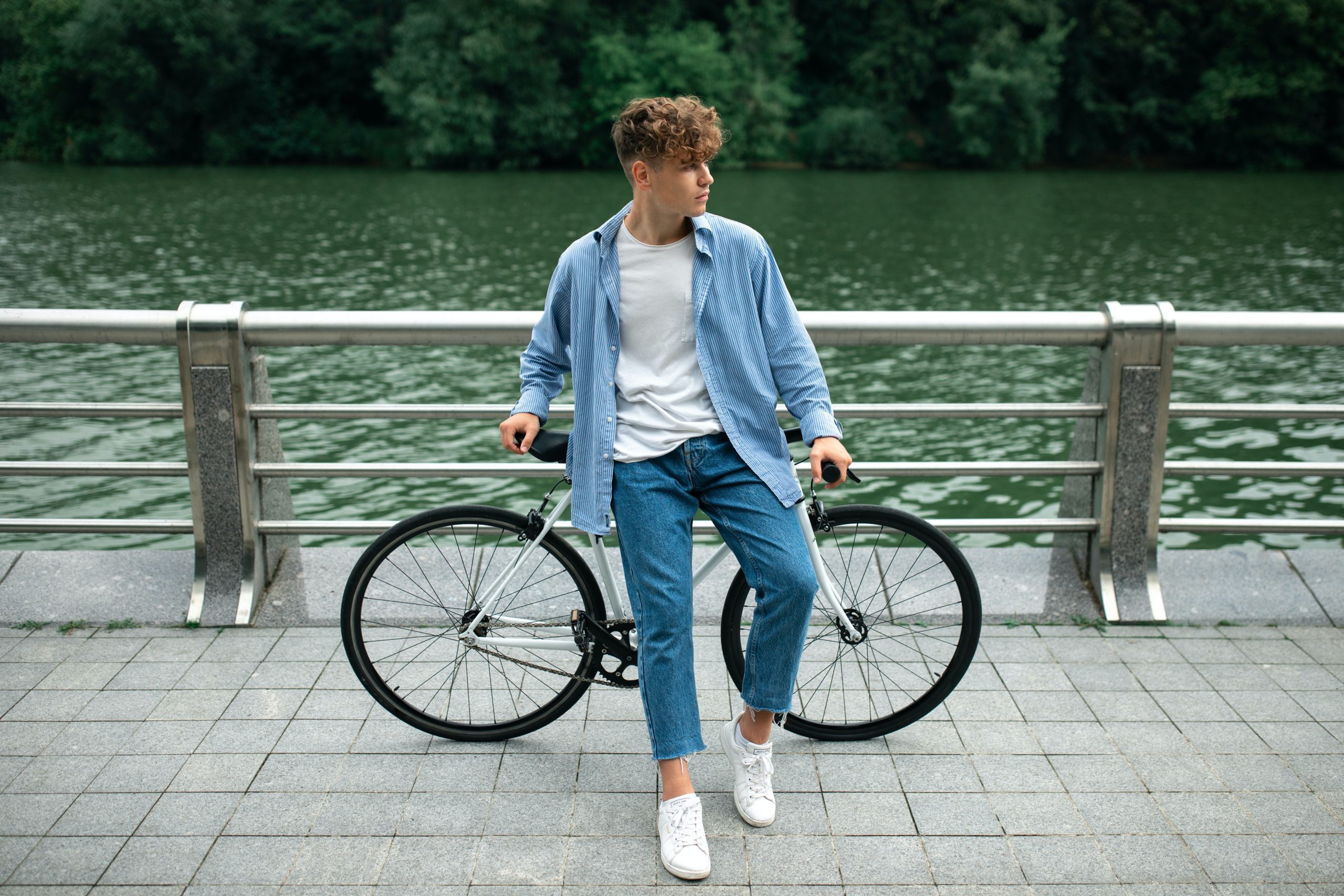 In universities, bike parking solutions make it easier for students to cycle.