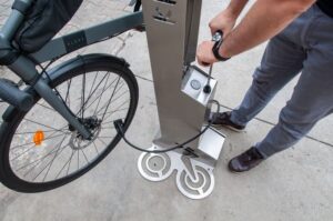 totem-réparation-et-gonflage-vélo