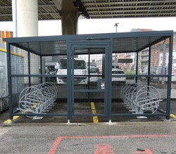 ALSTOM BELGIQUE - Abri VELPARC - Supports VELTWO peints - 18 Août 2020