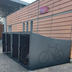 individual bike shelter VelCoffre solid sheet metal - Gare SNCF Lannion - Feb 2021