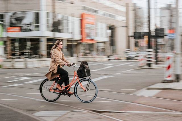 dame a velo 1 Radfahren: ein zukunftsträchtiger Wirtschaftszweig