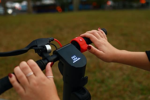 display digitale manubrio scooter Stazione di ricarica scooter elettrico