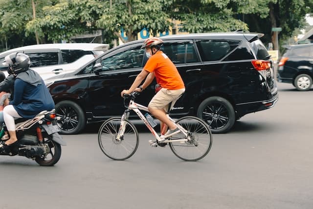 ciclismo nel traffico stradale Sempre più ciclisti a Lione