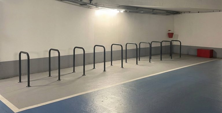 U-shaped bike rack