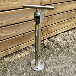 pompe-gonflage-pneu-vélo-mobilier-urbain-résistante
