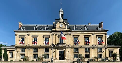 500px Hotel ville St Ouen Seine 2 Aménagement vélo à Saint-Ouen-sur-Seine (Seine-Saint-Denis)