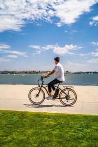 laadpunt voor elektrische fietsen in de stad